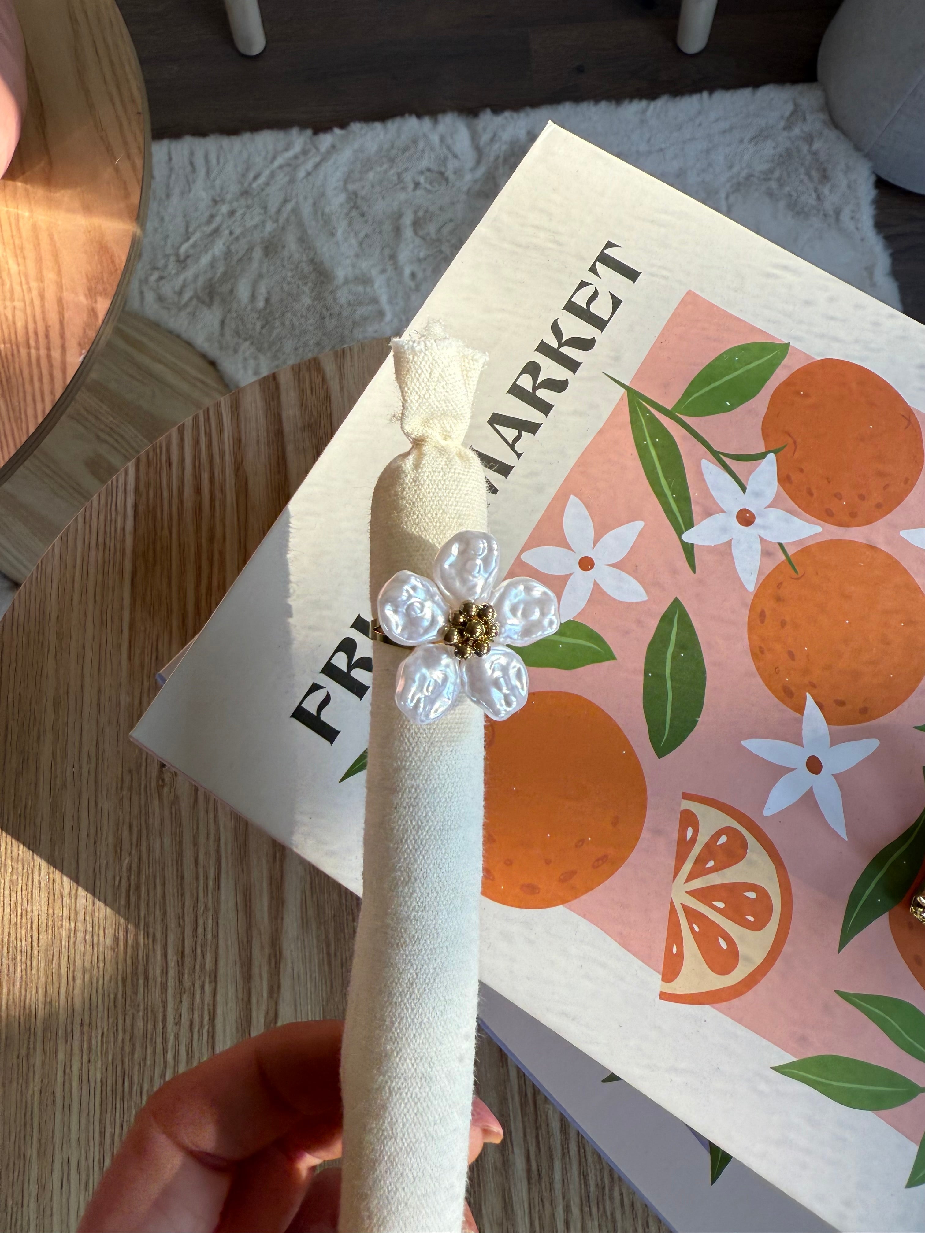 Lily pearl ring
