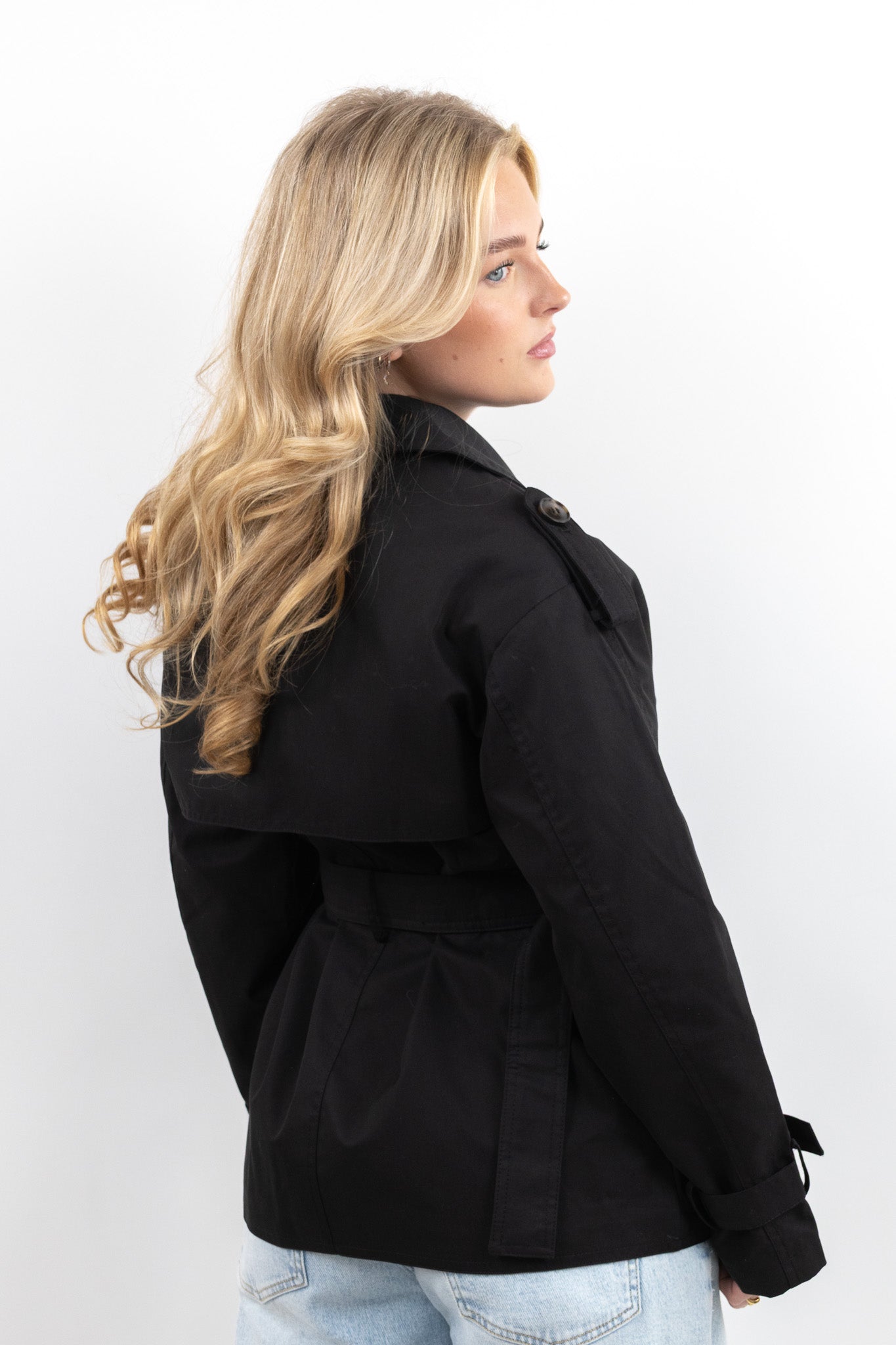 Classic Belted Trenchcoat